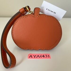 Coach Pumpkin Coin Case🎈🎈